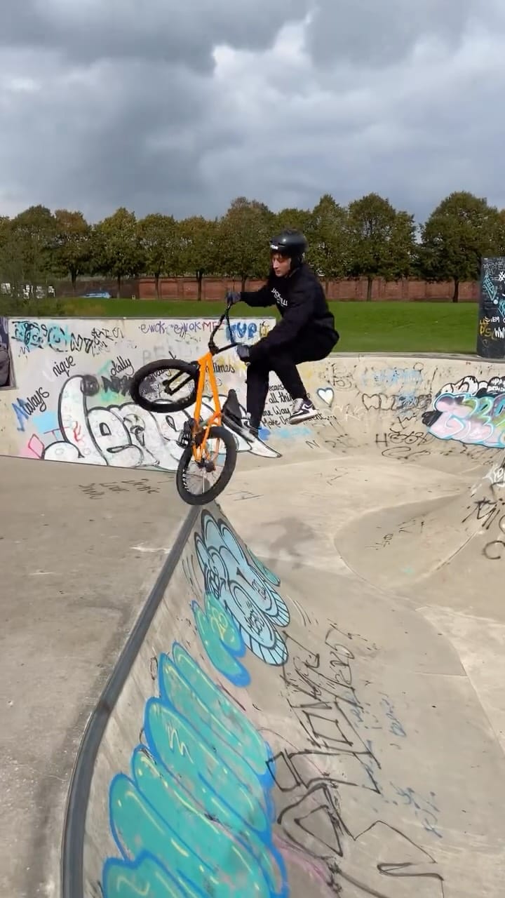 Post 9 by CARL WIGHT on Instagram (video)
