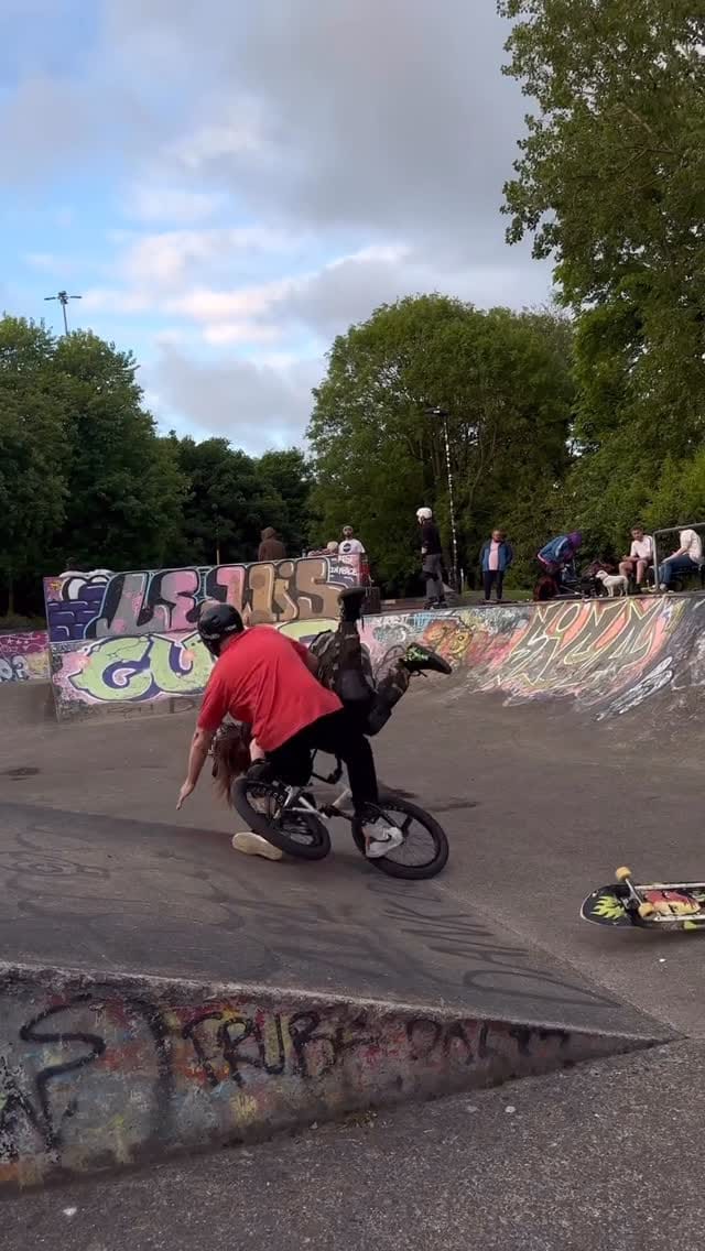Post 6 by CARL WIGHT on Instagram (video)