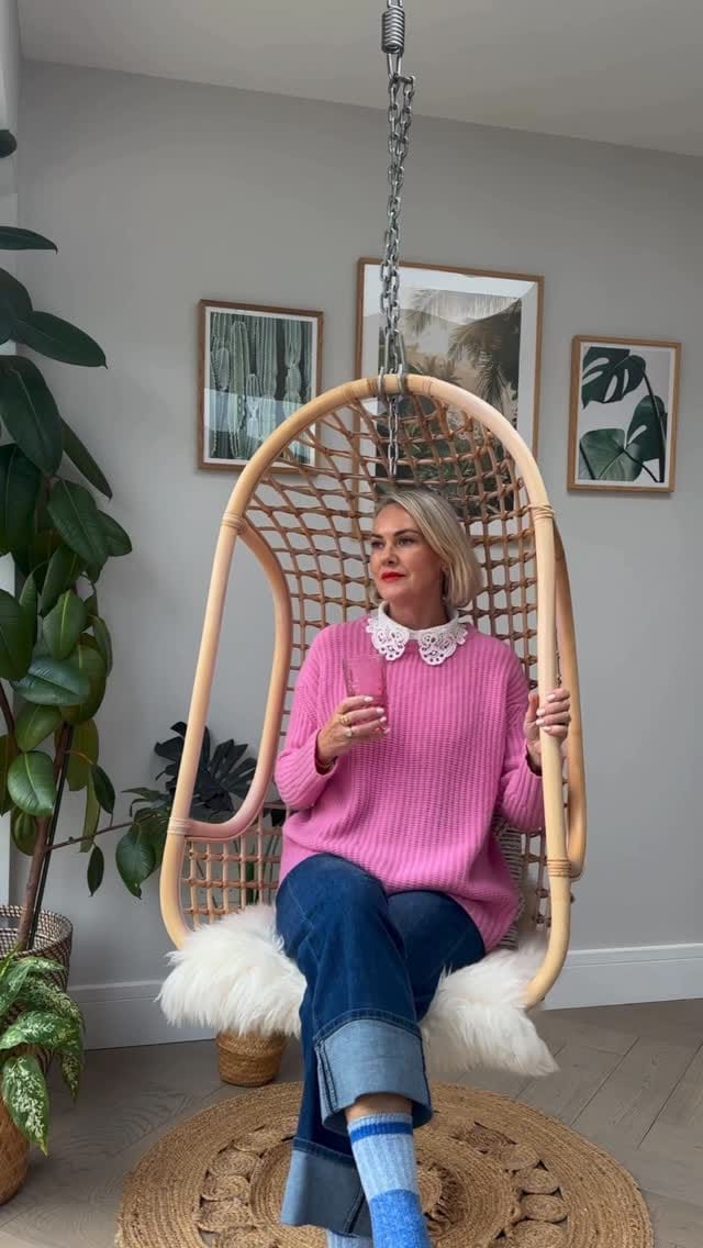 Post 4 by Coral Manson - style over 40 on Instagram (video)
