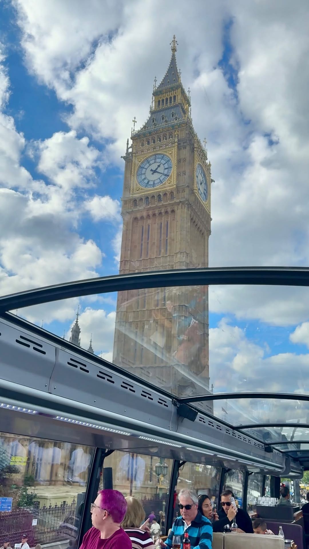 Post 6 by Kanika | London 💂🏻‍♂️ on Instagram (video)