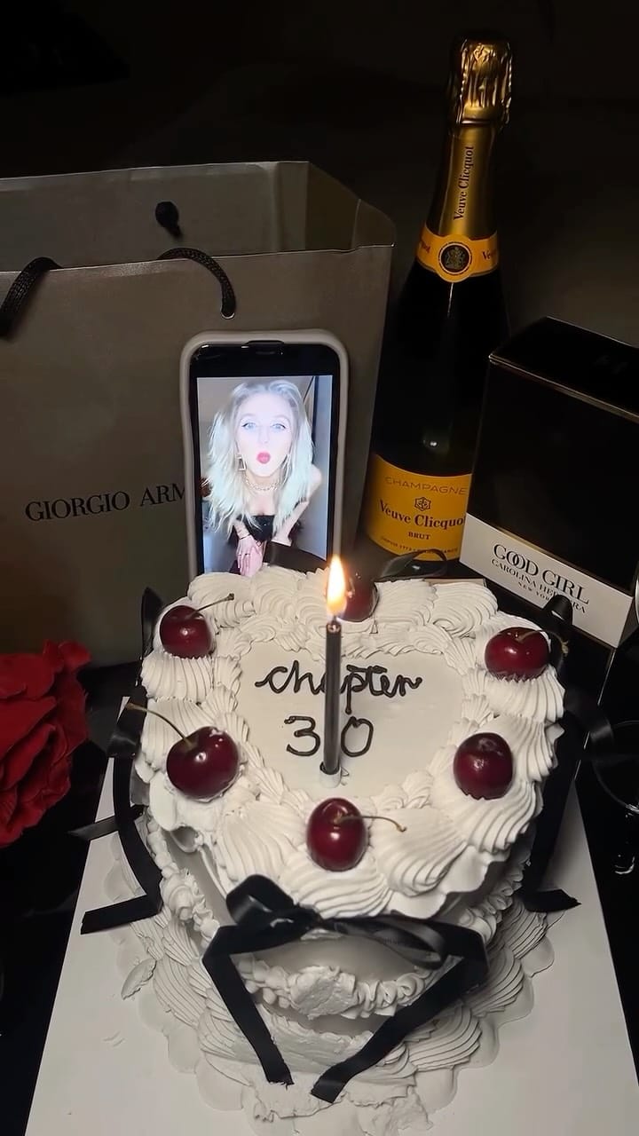 Post 9 by Eleana P on Instagram (video)