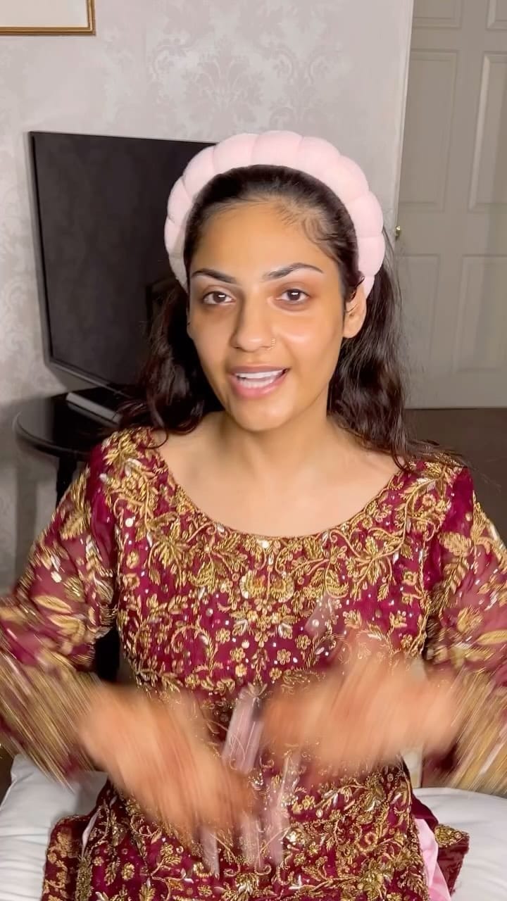Post 9 by A N I S H A   S I D D I Q U E on Instagram (video)