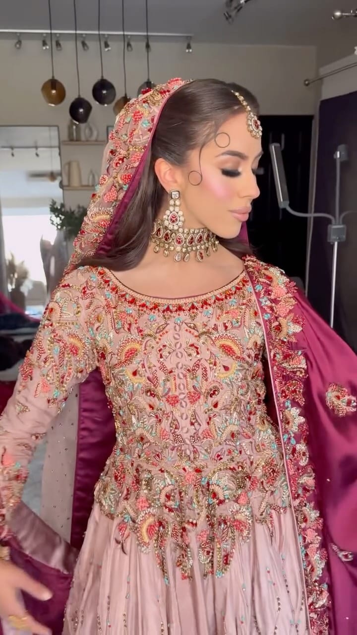Post 4 by A N I S H A   S I D D I Q U E on Instagram (video)