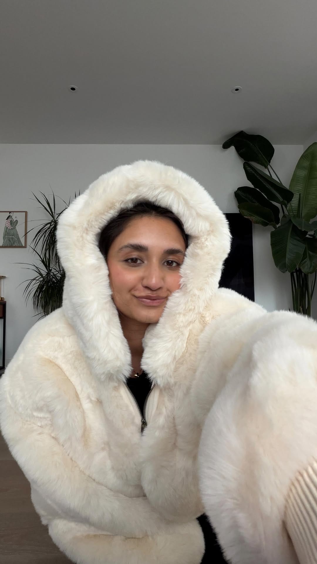 Post 4 by ZAYNA HUSSEIN on Instagram (video)