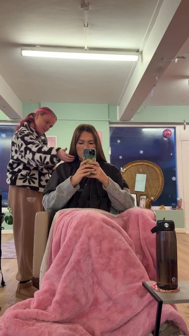 Post 3 by Violet G on Instagram (video)