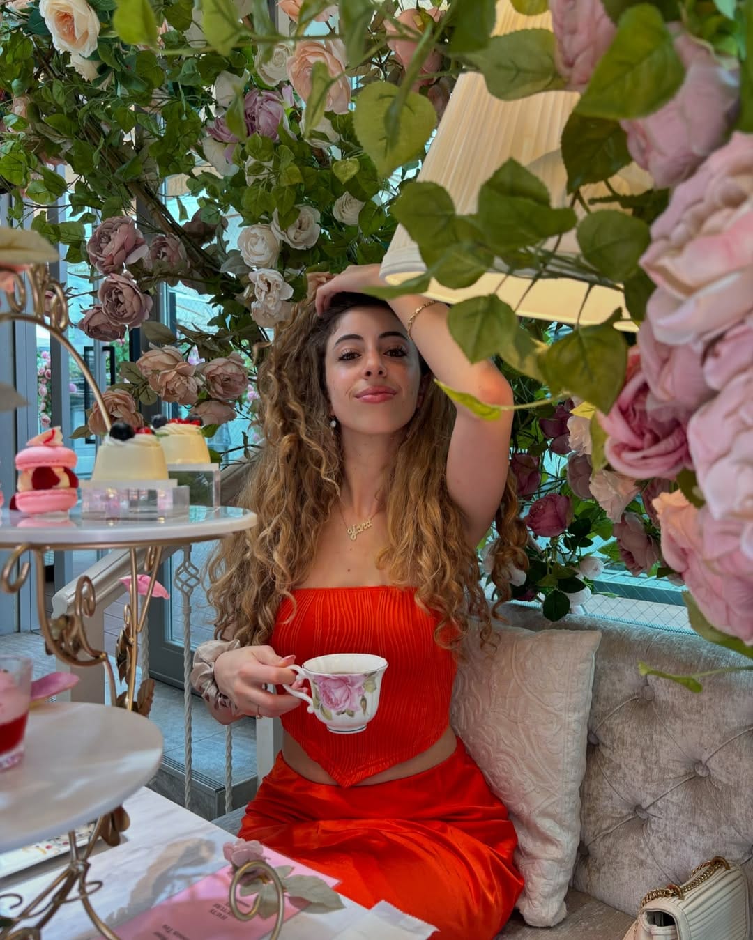 Post 8 by Yara on Instagram (carousel)