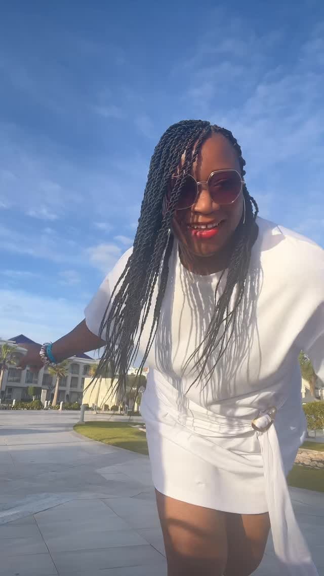 Post 1 by E Z I N M A • on Instagram (video)