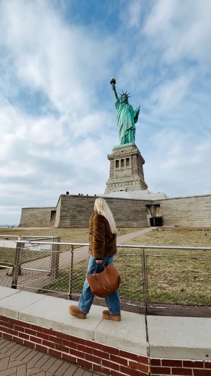 Post 5 by Romana | Travel & Fashion on Instagram (video)