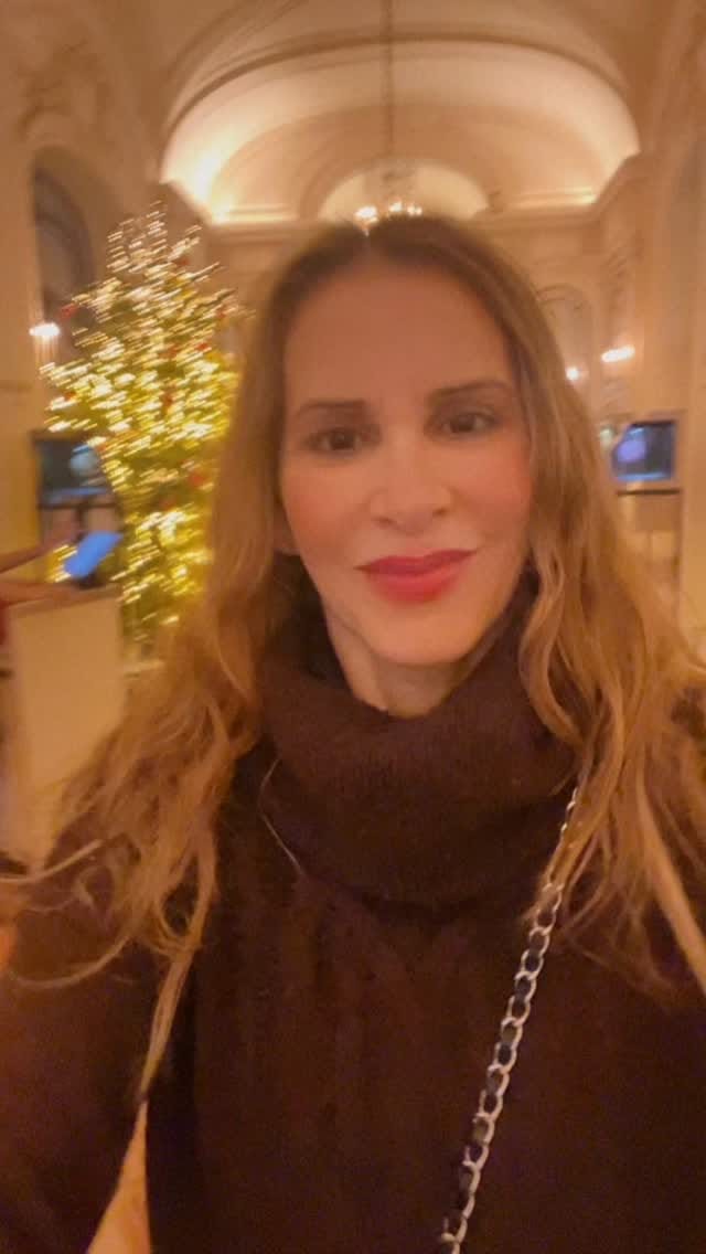 Post 4 by Regina Prado on Instagram (video)