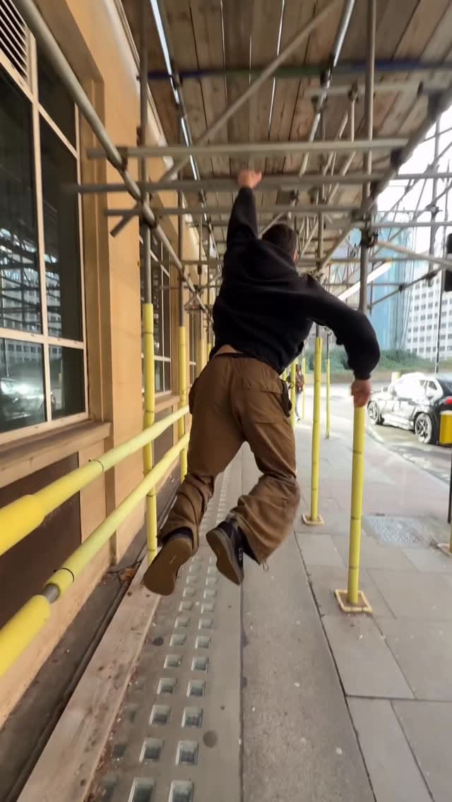 Post 1 by Orlando Devaux on Instagram (video)