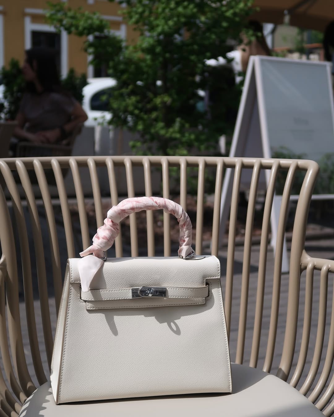 Post 7 by Riana Craciun on Instagram (carousel)