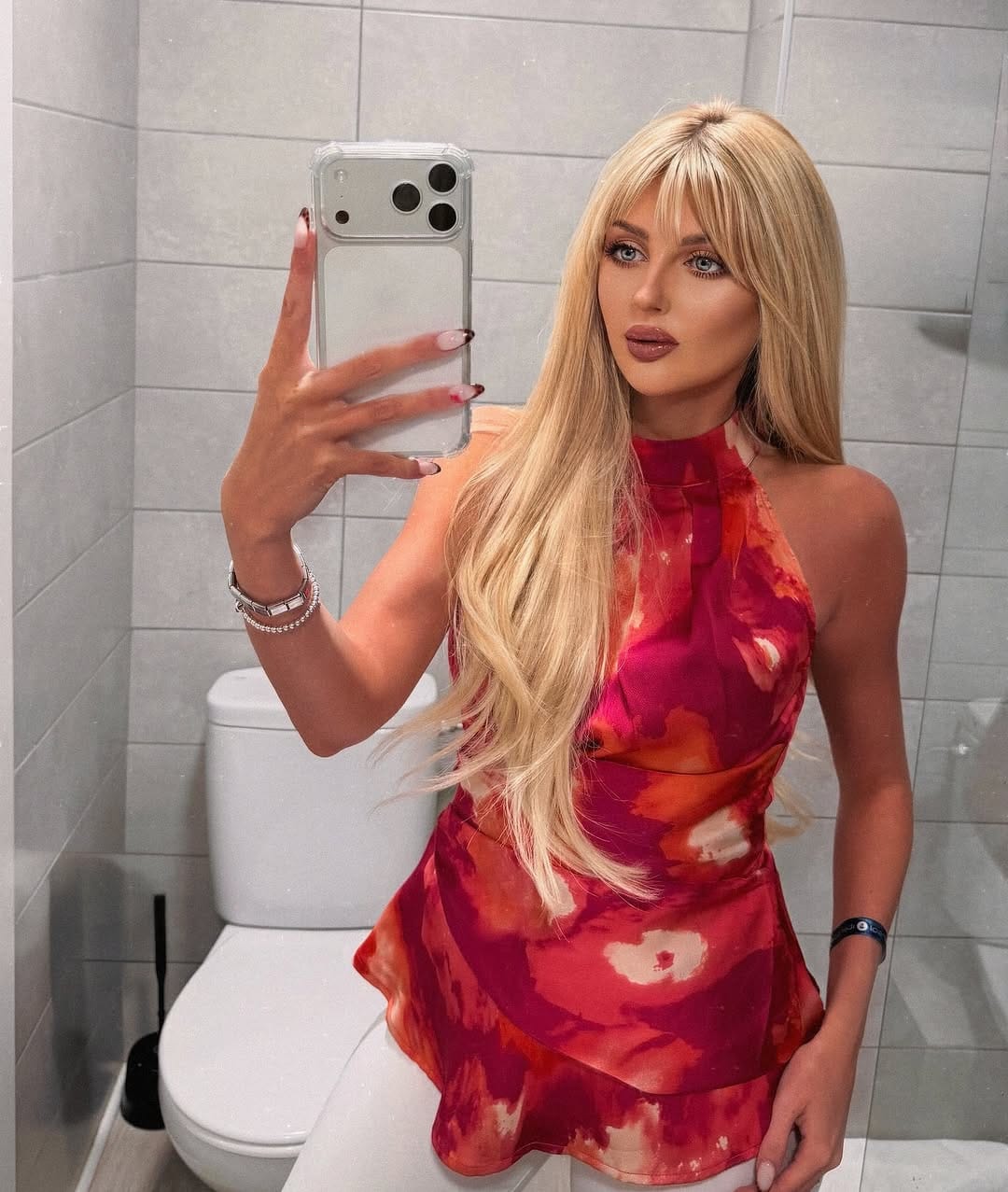Post 6 by 𝐄𝐋𝐋 𝐖𝐈𝐋𝐋𝐈𝐀𝐌𝐒 𝘖𝘧𝘧𝘪𝘤𝘪𝘢𝘭 𝘈𝘤𝘤𝘰𝘶𝘯𝘵 on Instagram (carousel)