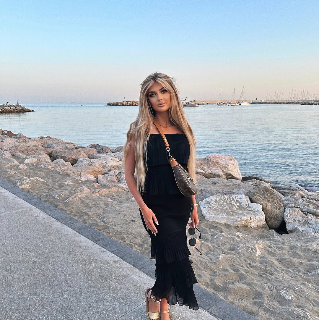 Post 8 by 𝐄𝐋𝐋 𝐖𝐈𝐋𝐋𝐈𝐀𝐌𝐒 𝘖𝘧𝘧𝘪𝘤𝘪𝘢𝘭 𝘈𝘤𝘤𝘰𝘶𝘯𝘵 on Instagram (image)