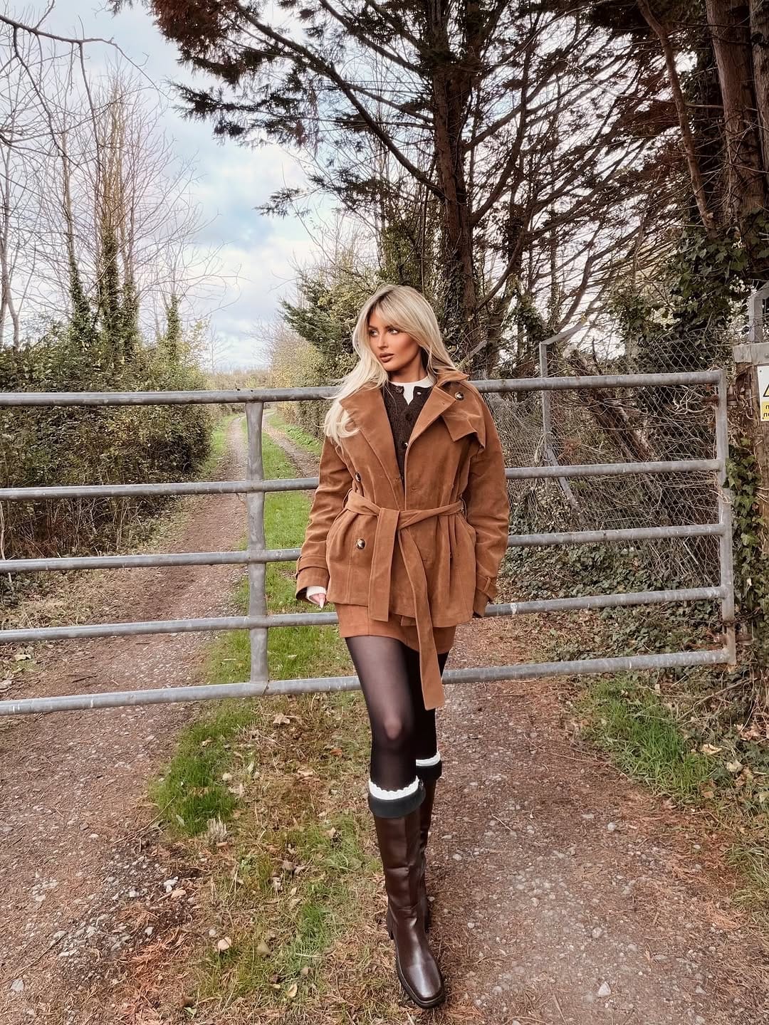 Post 3 by 𝐄𝐋𝐋 𝐖𝐈𝐋𝐋𝐈𝐀𝐌𝐒 𝘖𝘧𝘧𝘪𝘤𝘪𝘢𝘭 𝘈𝘤𝘤𝘰𝘶𝘯𝘵 on Instagram (carousel)