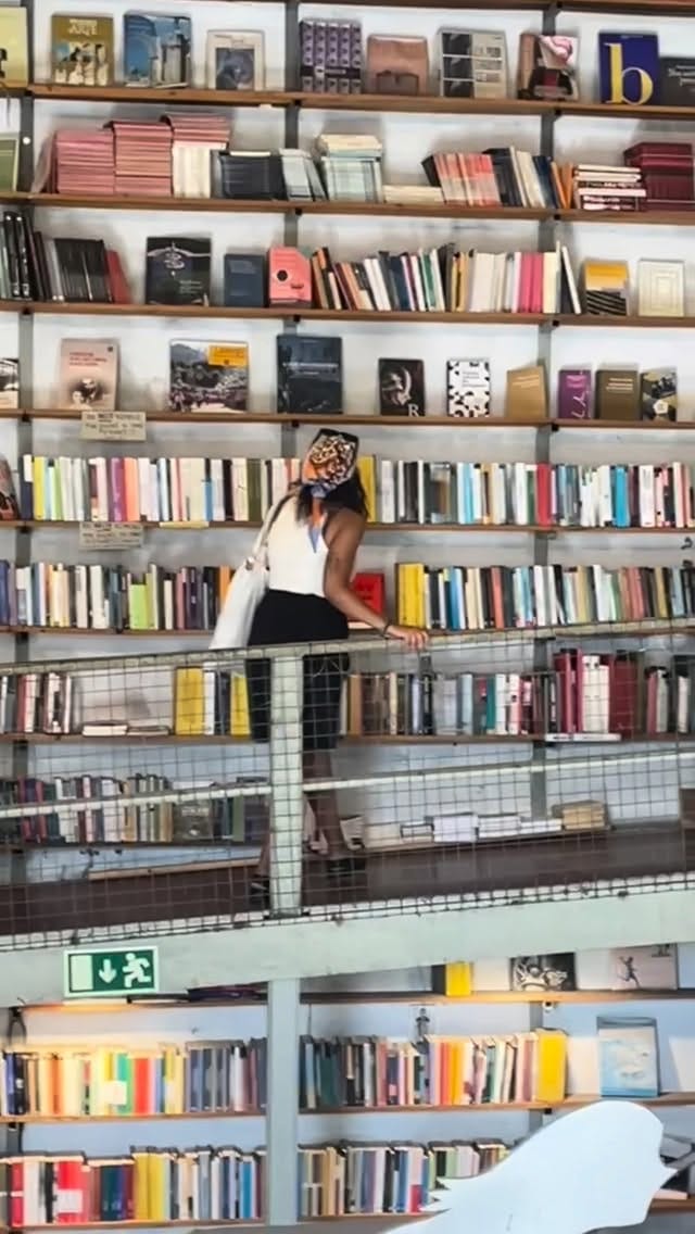 Post 1 by 𝕱𝖑𝖆𝖛𝖎𝖆 on Instagram (video)