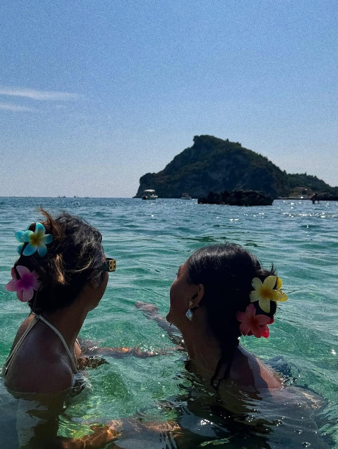 Post 5 by Tofa 🦋 on Instagram (carousel)