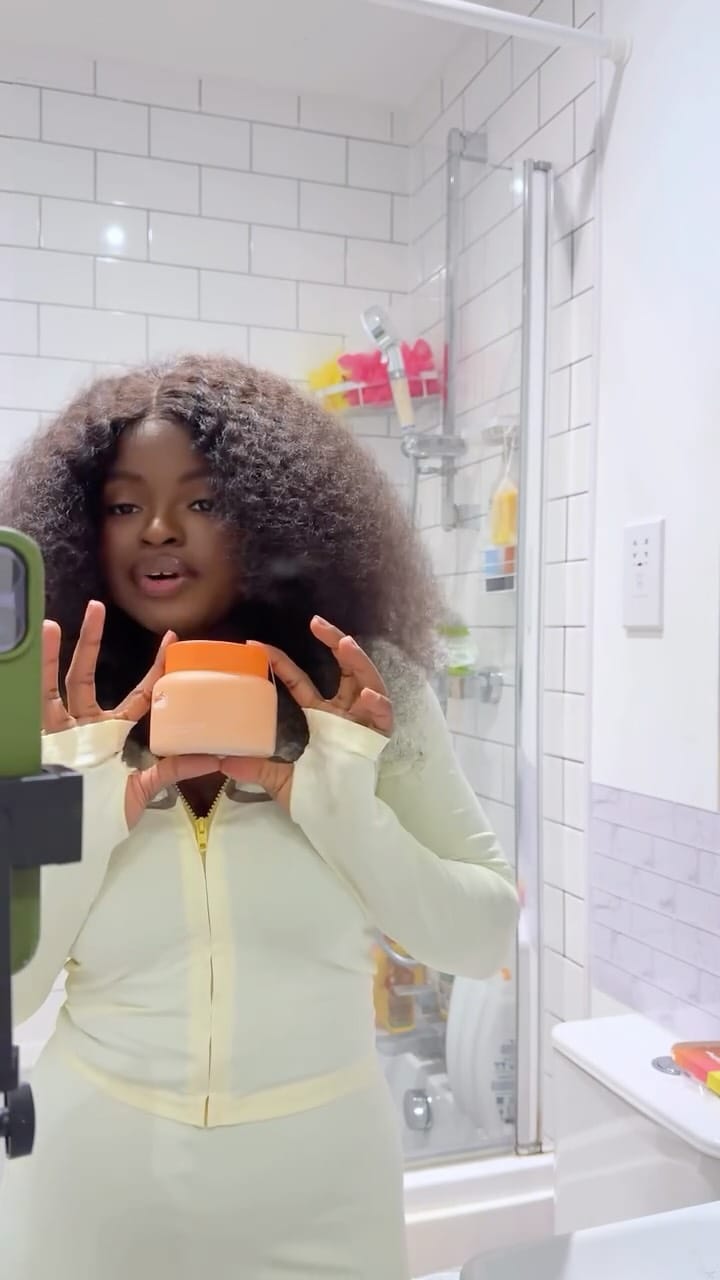 Post 6 by Wumi on Instagram (video)