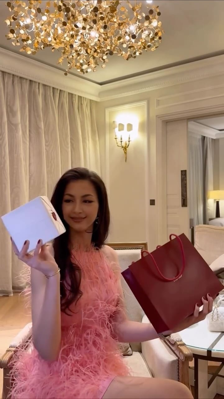 Post 2 by Anora Ilyosova on Instagram (video)