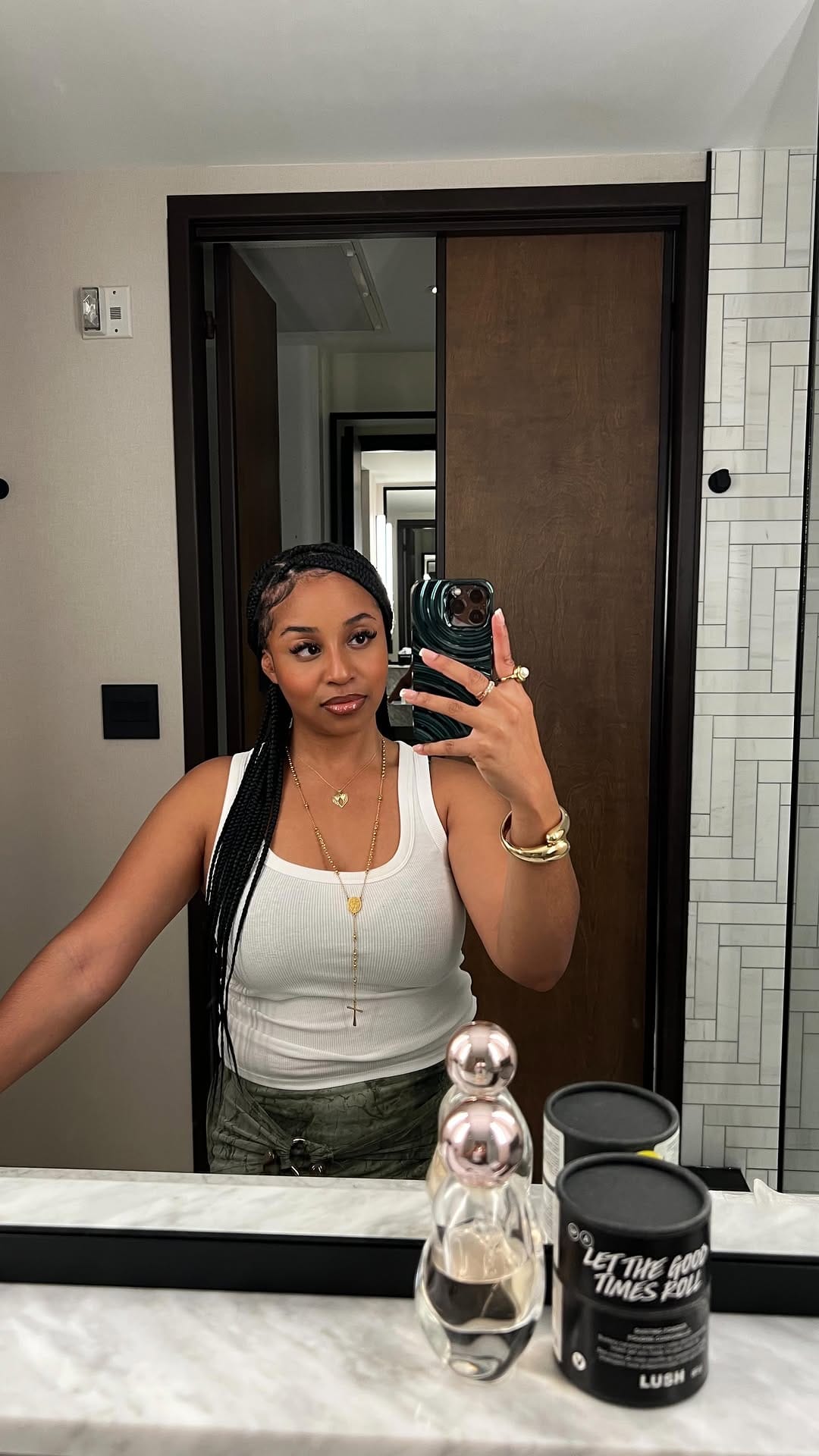 Post 6 by Monique J. on Instagram (video)