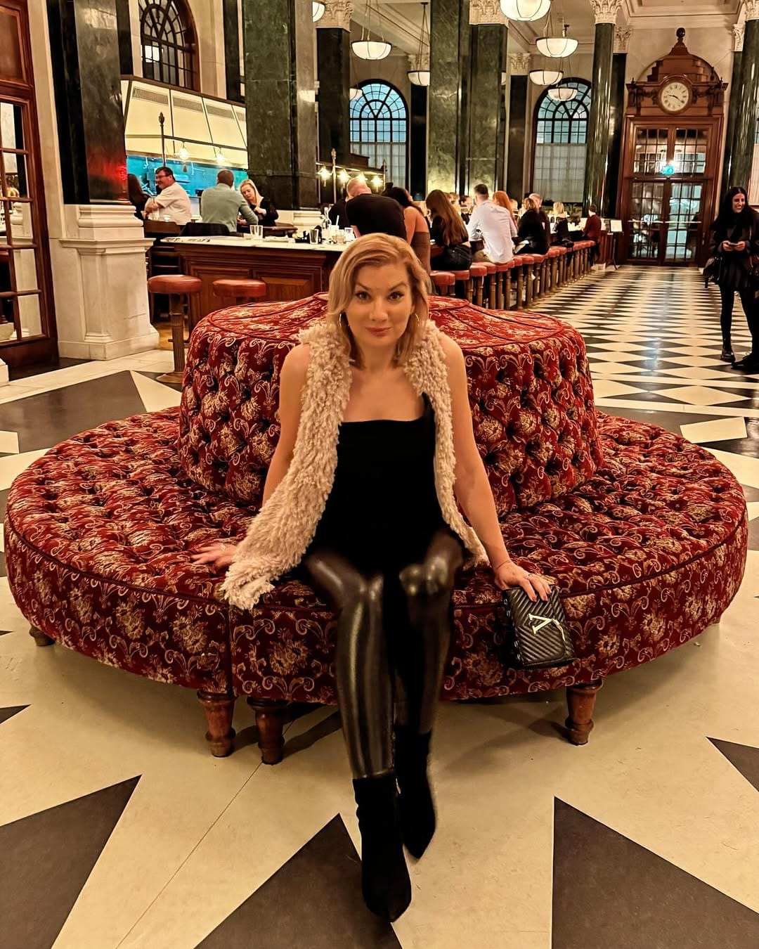 Post 4 by Ana O. Drag on Instagram (image)