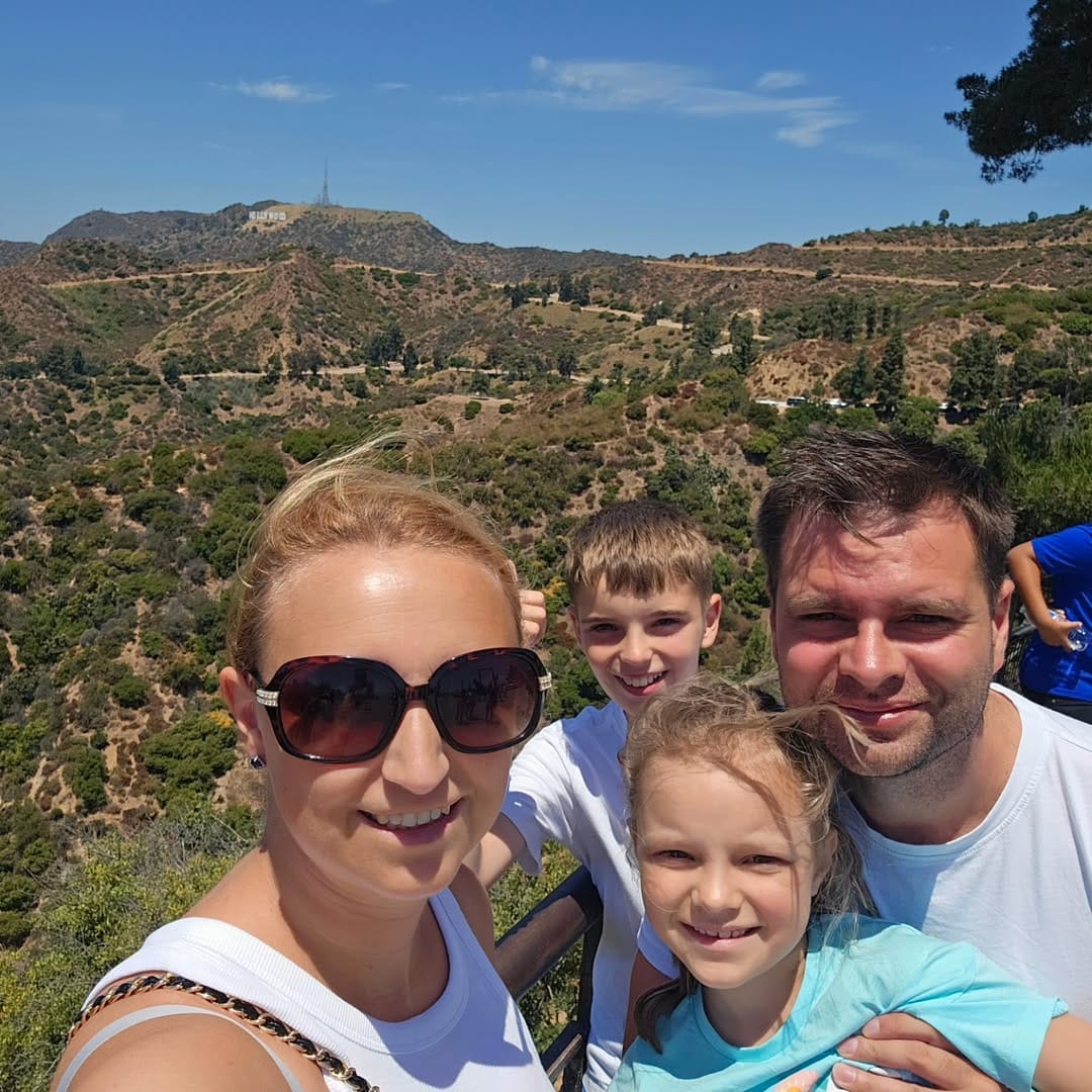Post 1 by Laura Brown on Instagram (image)