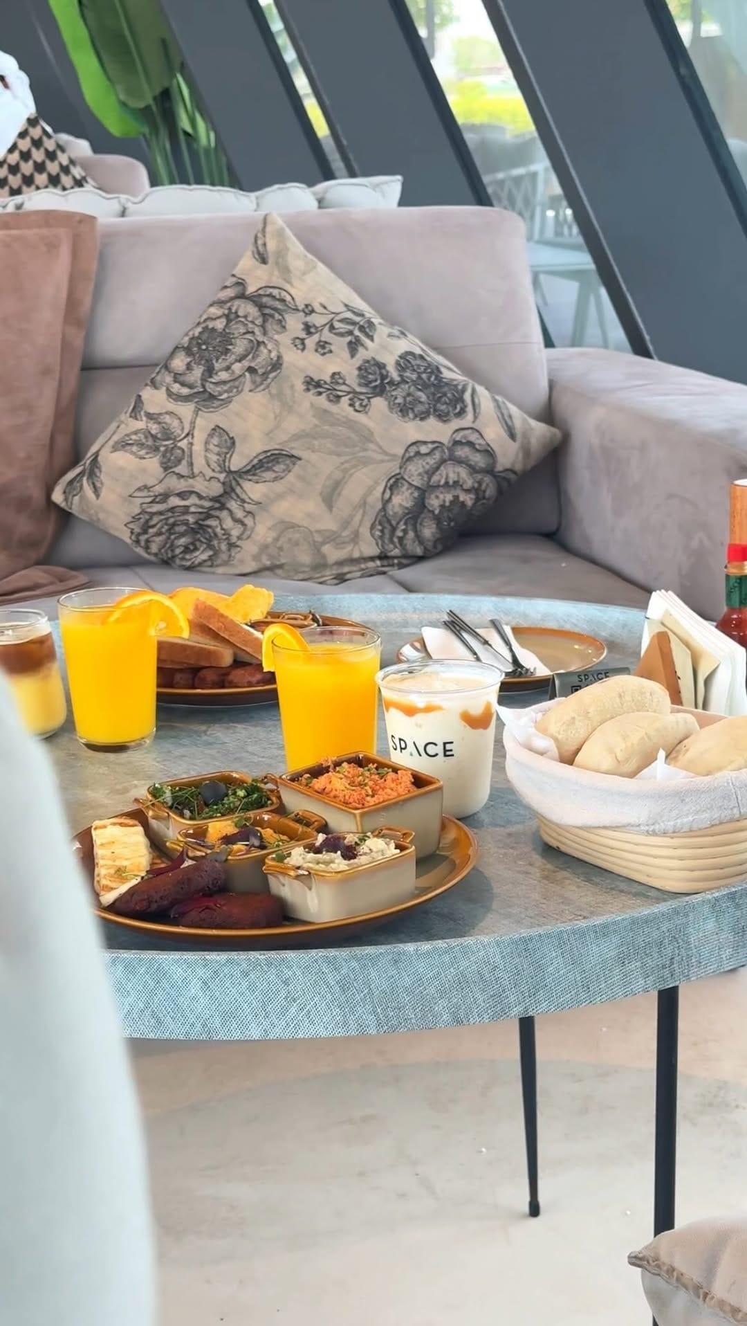 Post 5 by 𝐄𝐀𝐓𝐒𝐋𝐃𝐍🍴𝗟𝗗𝗡 𝗙𝗼𝗼𝗱 on Instagram (video)