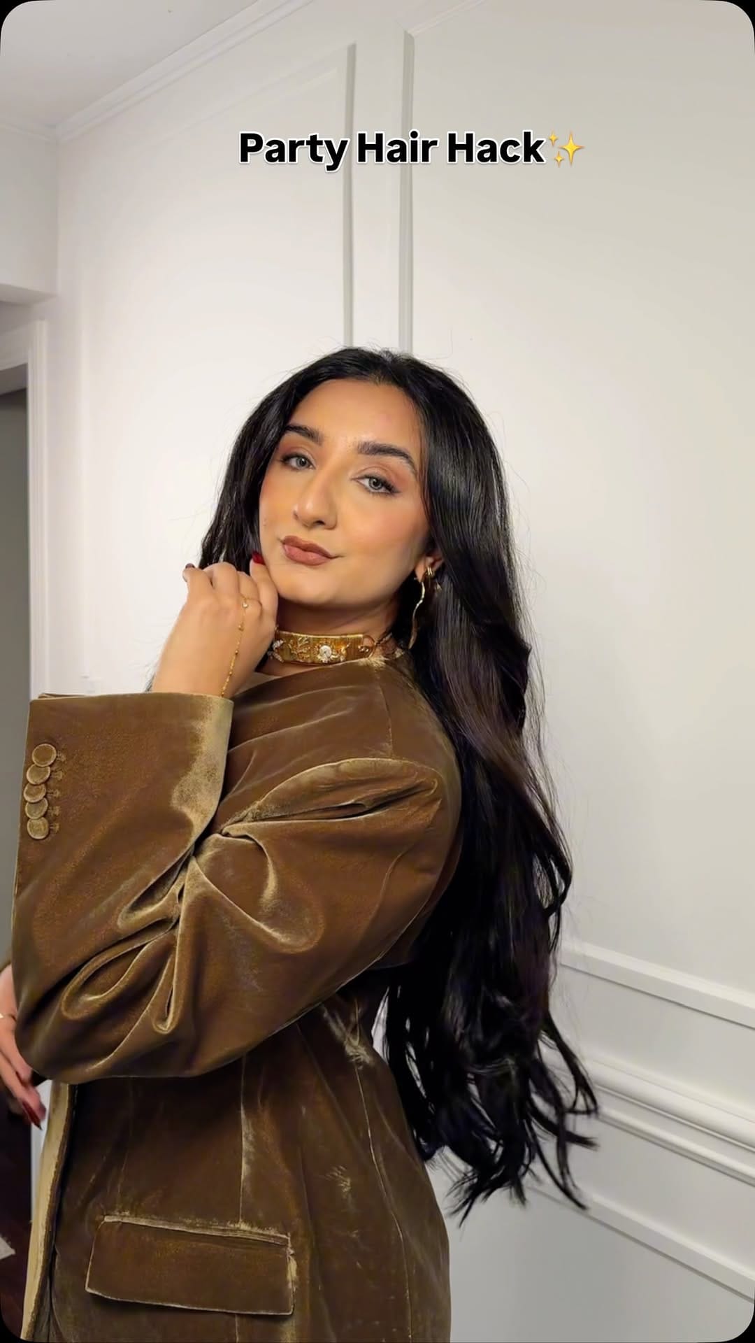 Post 6 by Zeba - Fashion & Travel on Instagram (video)