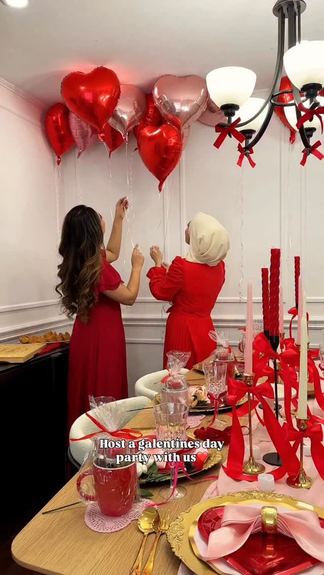 Post 1 by Zeba - Fashion & Travel on Instagram (video)