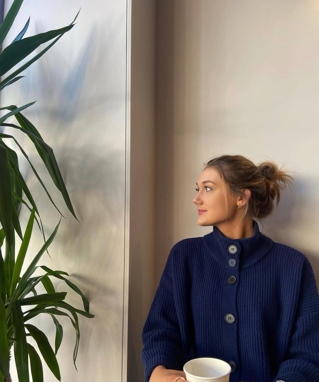 Post 10 by Mia Foster on Instagram (image)