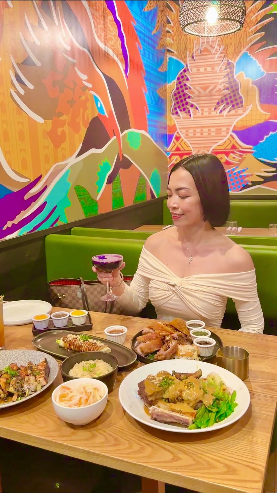 Post 9 by Lovie Han on Instagram (video)