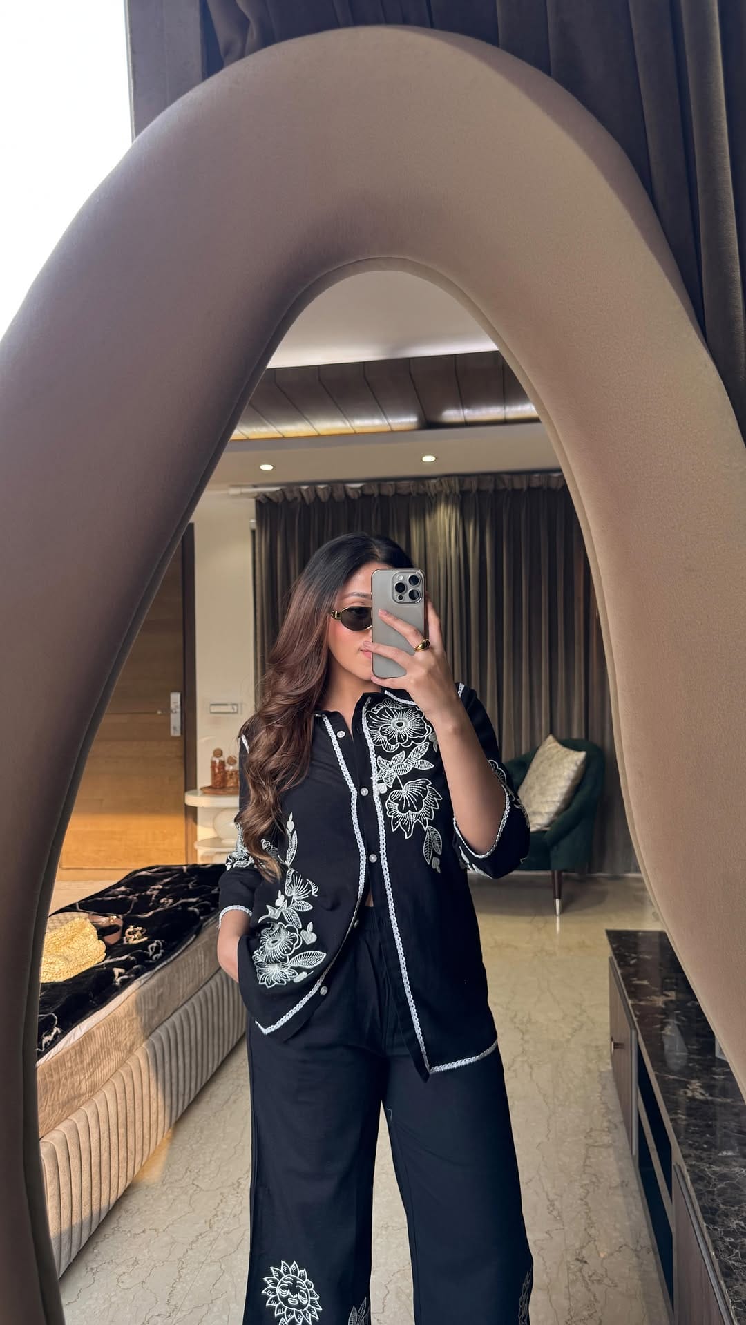 Post 3 by Shreya Mahajan Bhutani on Instagram (video)