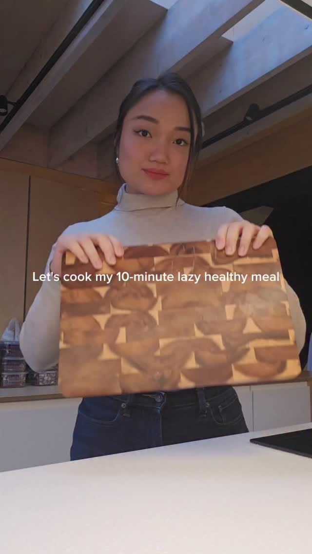 Post 8 by Maria Valerie on Instagram (video)