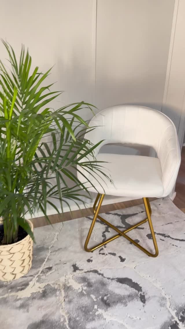 Post 10 by Kristina on Instagram (video)