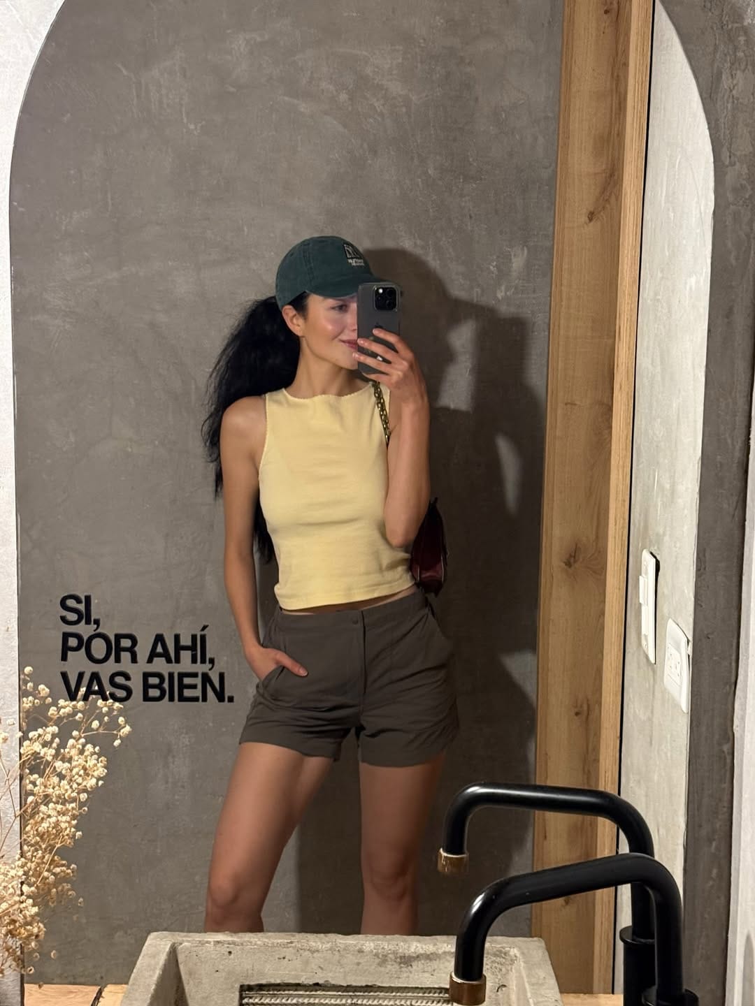 Post 4 by Anahita Yildiz🧿 on Instagram (carousel)