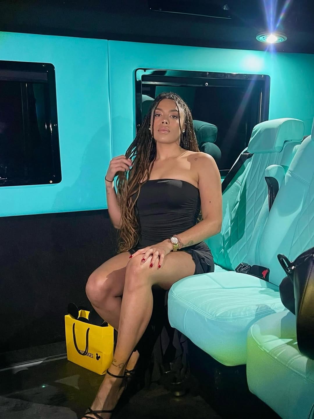 Post 3 by 𝕯𝖔𝖒𝖎 𝕵𝖚𝖊𝖌𝖚𝖊𝖓 🦂 on Instagram (carousel)