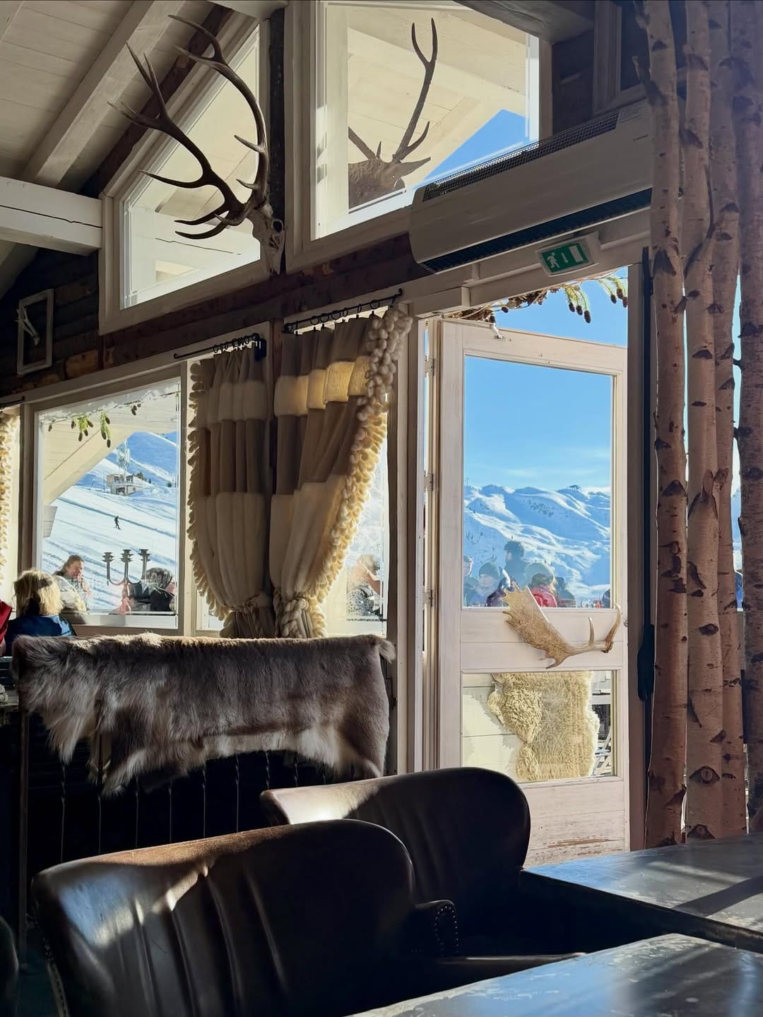 Post 4 by Mariné Lee | FromBlanktoBloom interiors🌸 on Instagram (carousel)