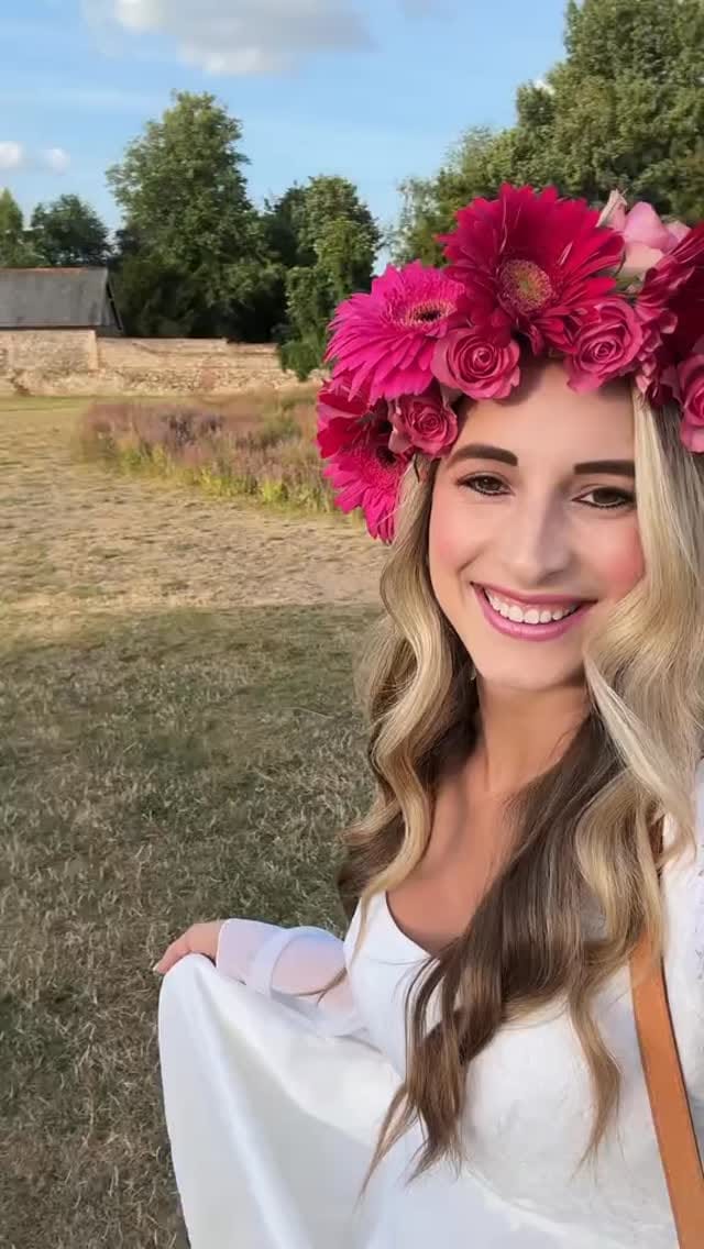 Post 10 by Olivia Michelle Blog on Instagram (video)