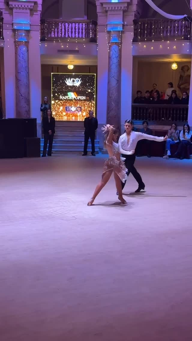 Post 8 by Emma Lee on Instagram (video)