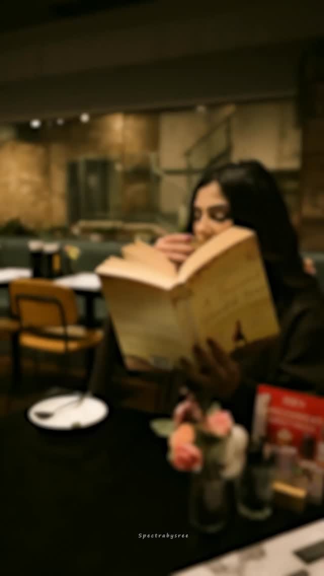 Post 2 by Richa Singh on Instagram (video)