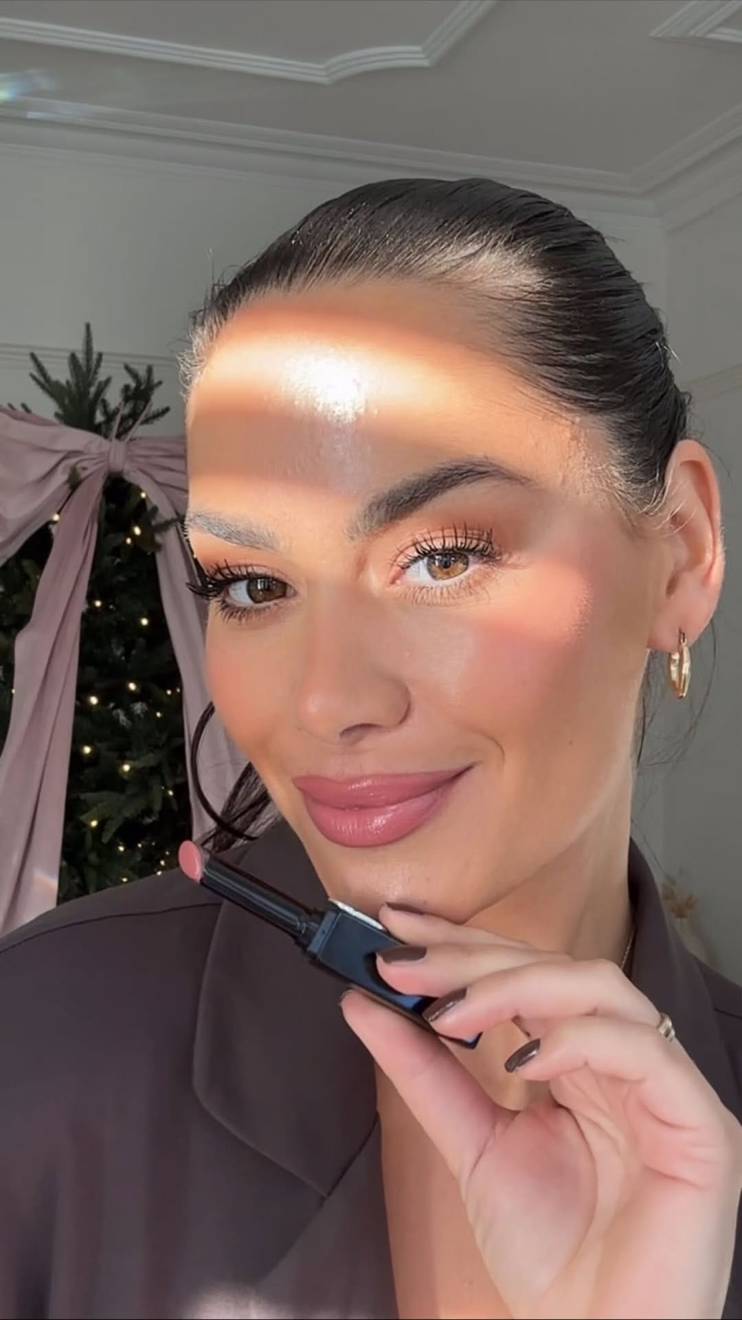 Post 6 by Beauty’s Big Sister - Daisie Smith on Instagram (video)