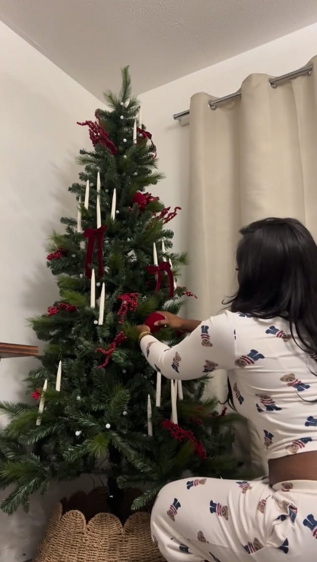 Post 4 by Elizabeth on Instagram (video)