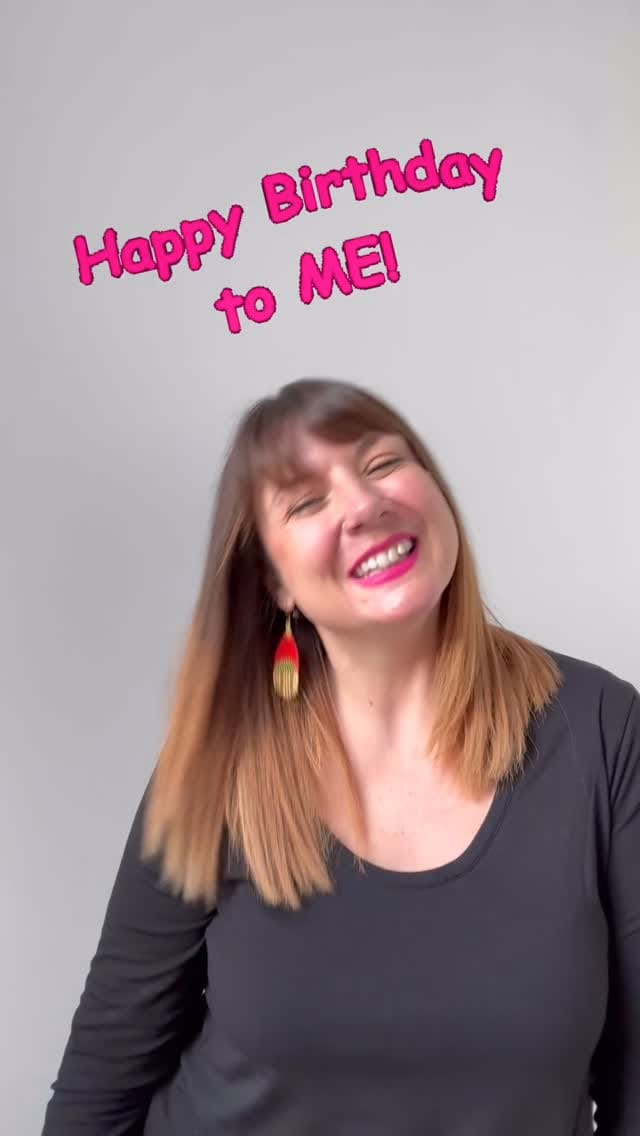 Post 2 by SARAH  SUE  DESIGN Fashion on Instagram (video)