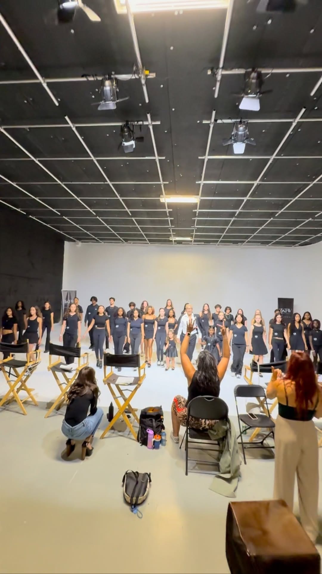 Post 10 by DHAYLIV on Instagram (video)