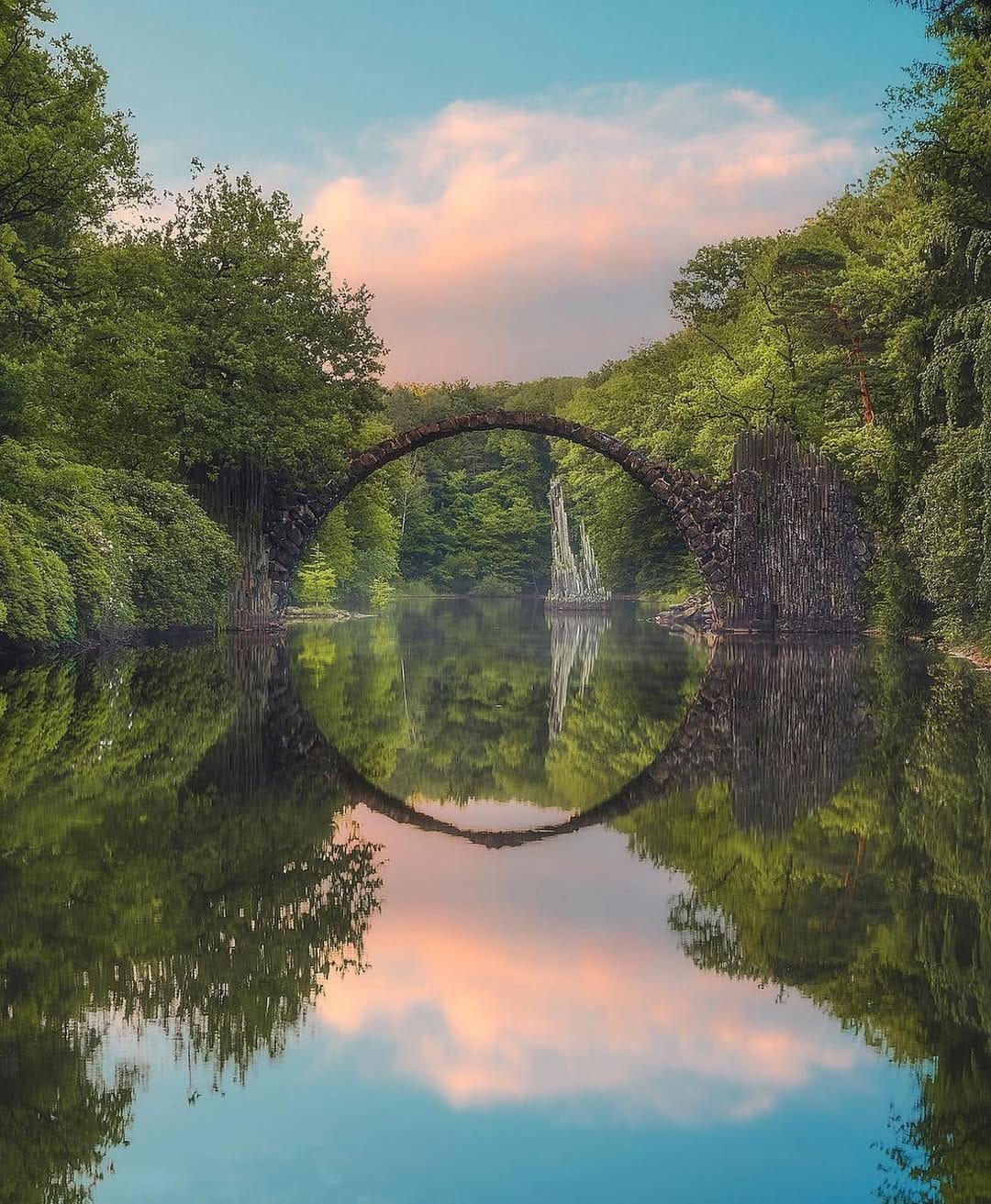 Post 9 by Merve Cevik on Instagram (image)