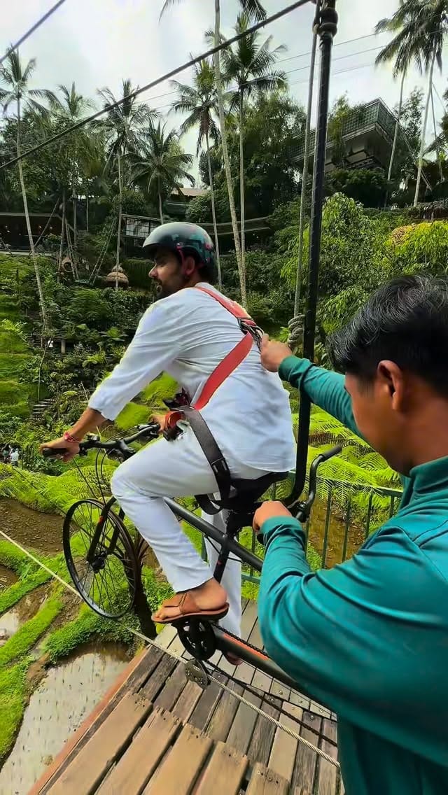 Post 3 by London Travel Blogger | Rohan Pawar on Instagram (video)