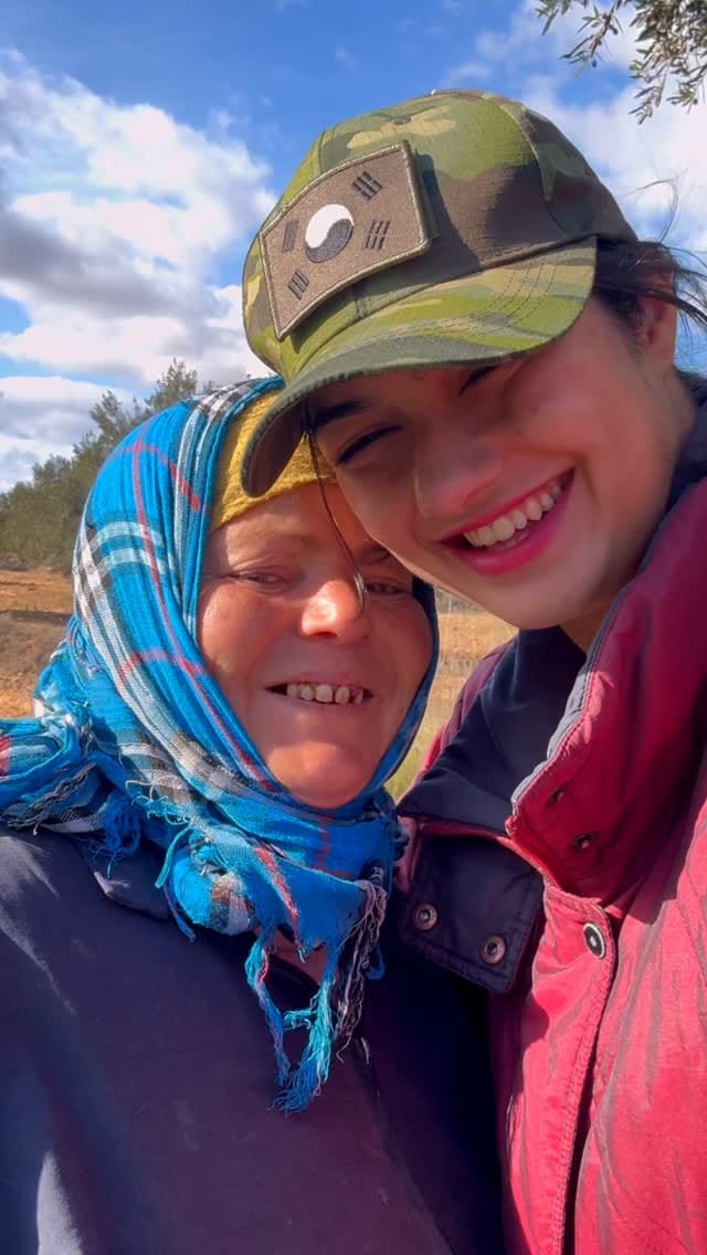 Post 2 by Maleha Khan on Instagram (video)