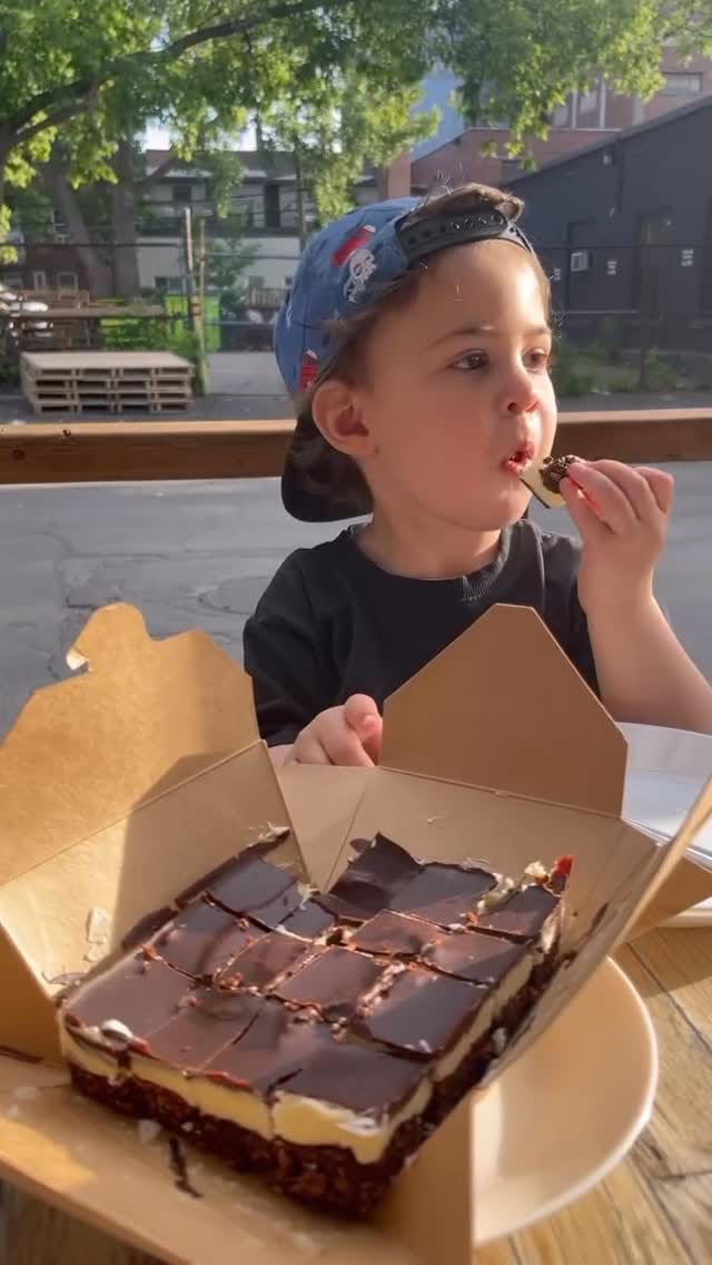 Post 3 by FEEDMEMONTREAL on Instagram (video)