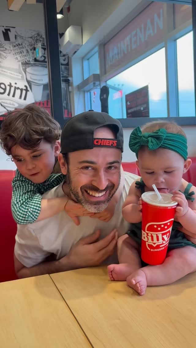 Post 7 by FEEDMEMONTREAL on Instagram (video)