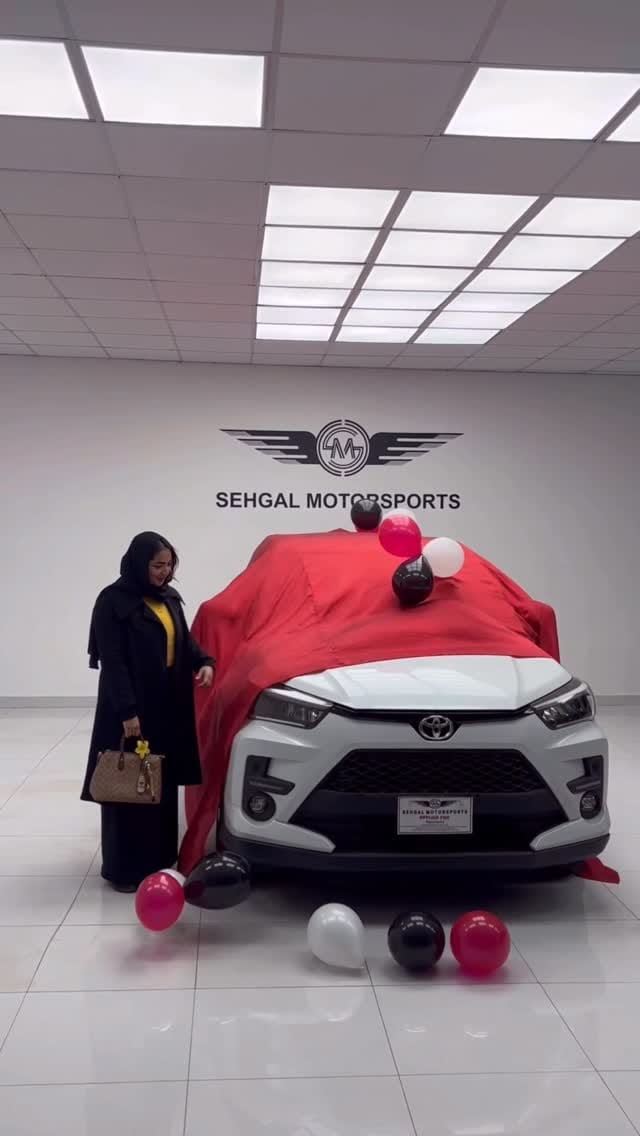 Post 1 by Zahra Aziz on Instagram (video)