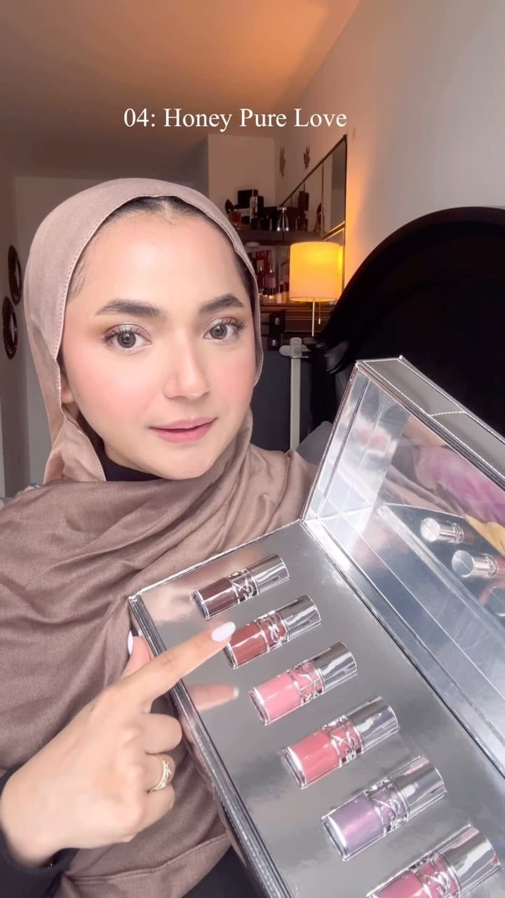 Post 10 by Zahra Aziz on Instagram (video)